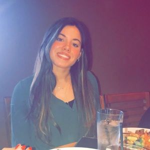 Meet your Posher, Layla